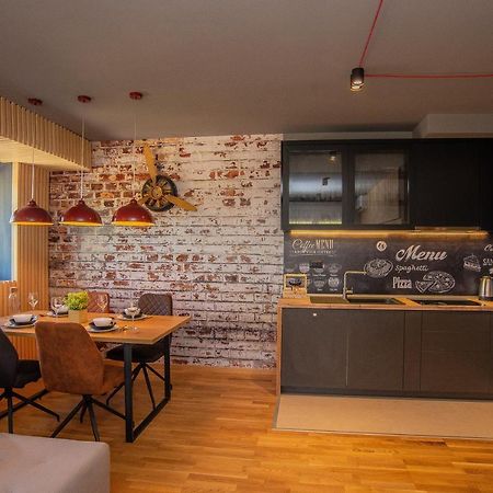 Stylish Two Bedroom Apartment At Ljubovic-Hill Park พอดโกริกา ภายนอก รูปภาพ