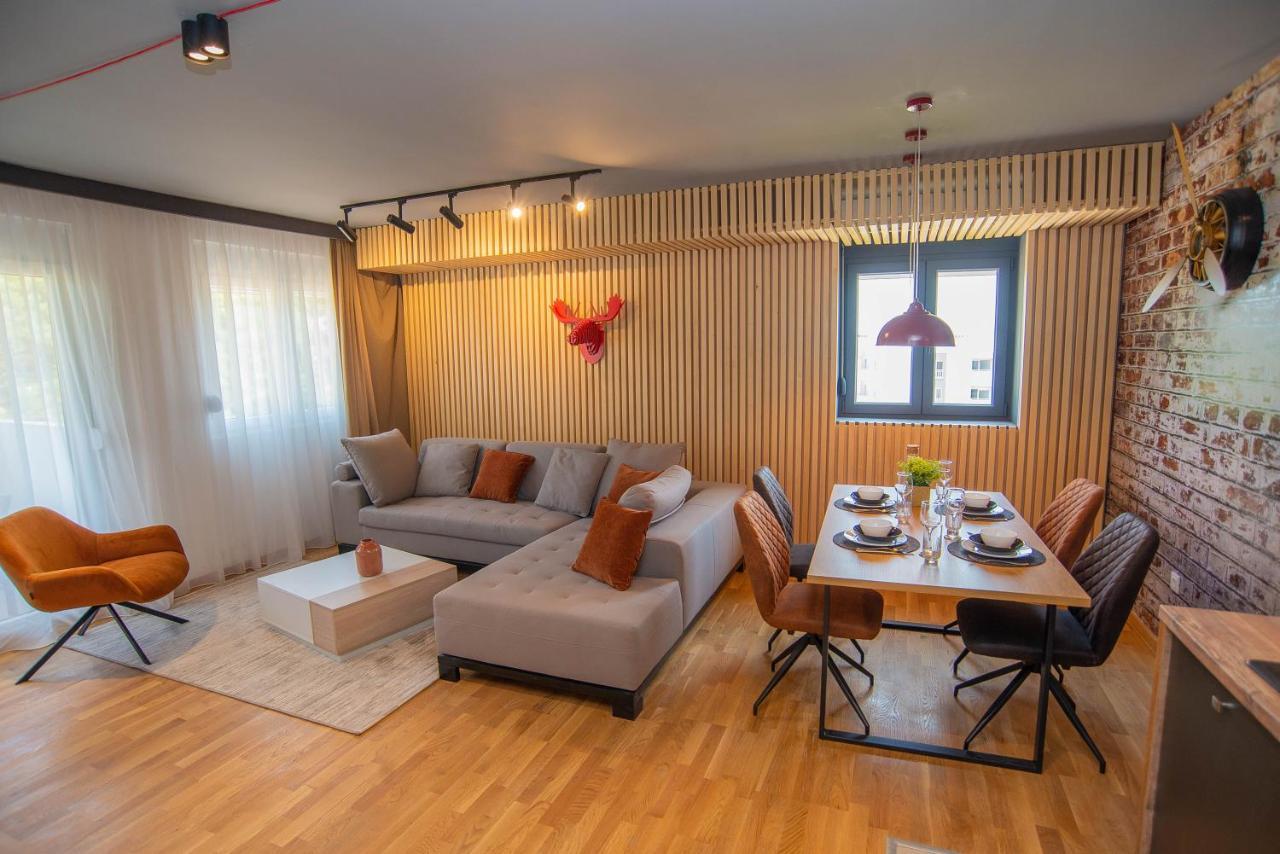 Stylish Two Bedroom Apartment At Ljubovic-Hill Park พอดโกริกา ภายนอก รูปภาพ