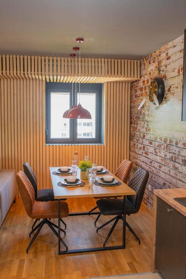 Stylish Two Bedroom Apartment At Ljubovic-Hill Park พอดโกริกา ภายนอก รูปภาพ