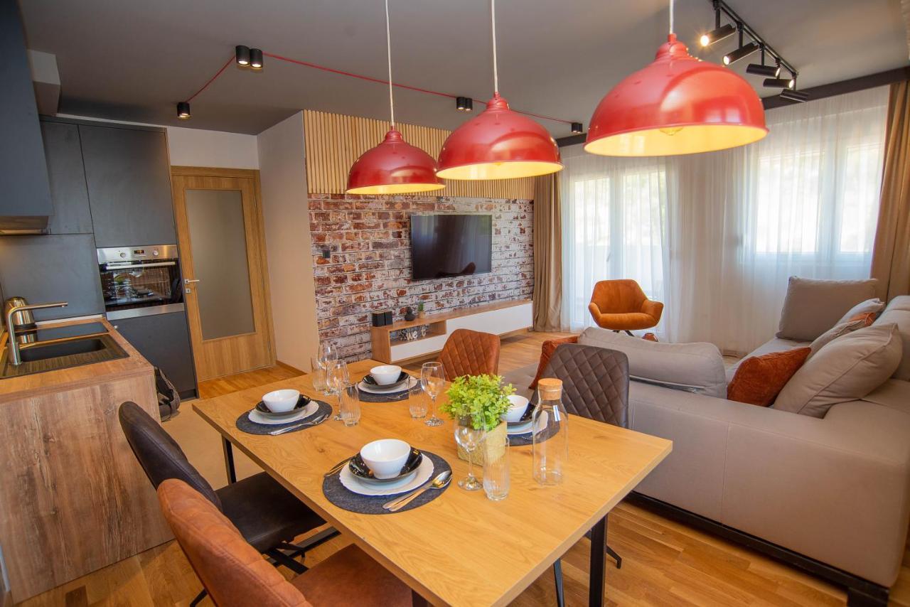 Stylish Two Bedroom Apartment At Ljubovic-Hill Park พอดโกริกา ภายนอก รูปภาพ