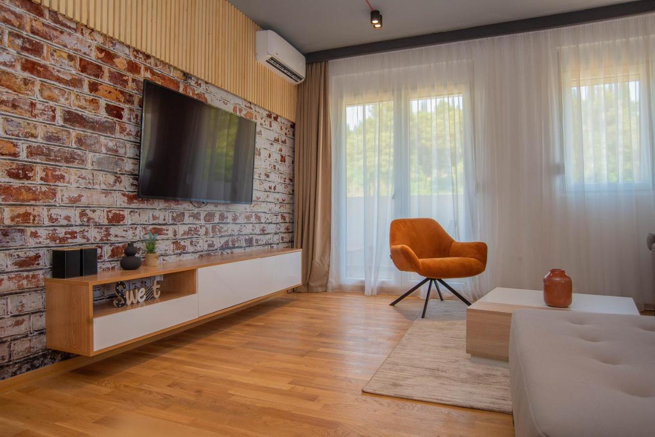 Stylish Two Bedroom Apartment At Ljubovic-Hill Park พอดโกริกา ภายนอก รูปภาพ
