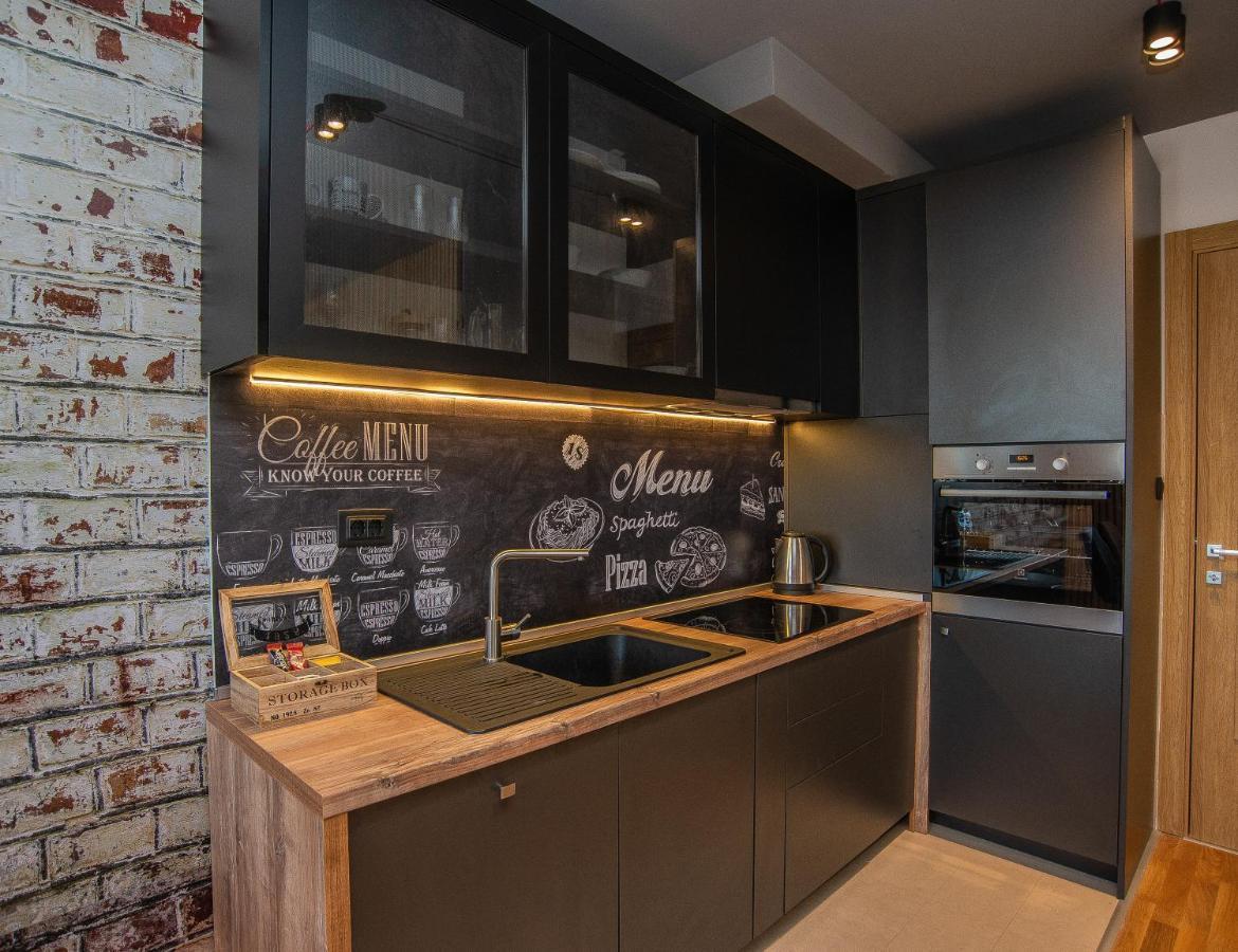 Stylish Two Bedroom Apartment At Ljubovic-Hill Park พอดโกริกา ภายนอก รูปภาพ